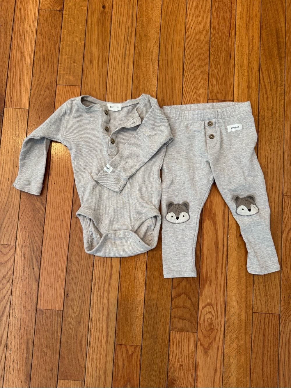 Unisex Gray Ribbed Baby Matching Set with Fox Applique